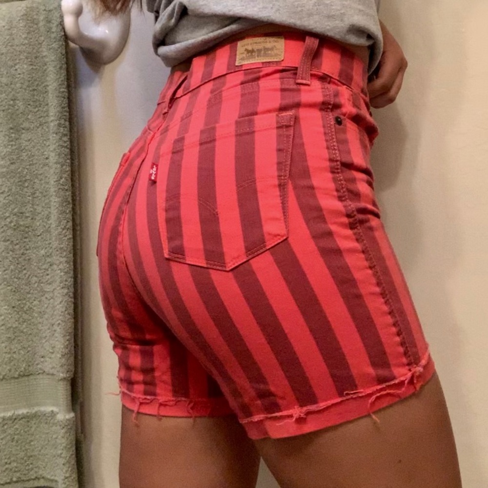 High waisted Levi’s shorts